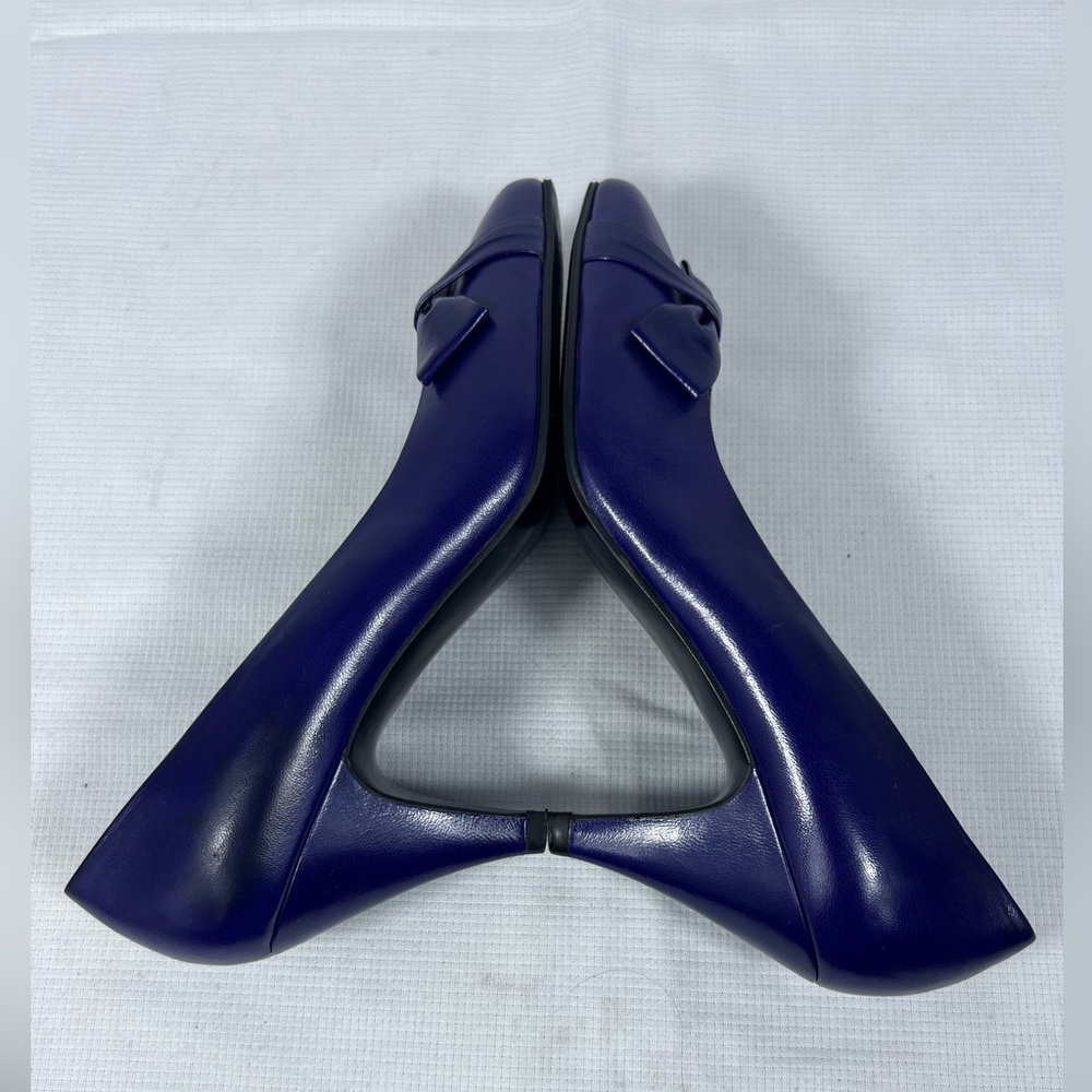 7183: Givenchy Vintage Blue Leather Bow Pumps Size 35.5 (US 5.5) w/callout - Picture 5 of 8